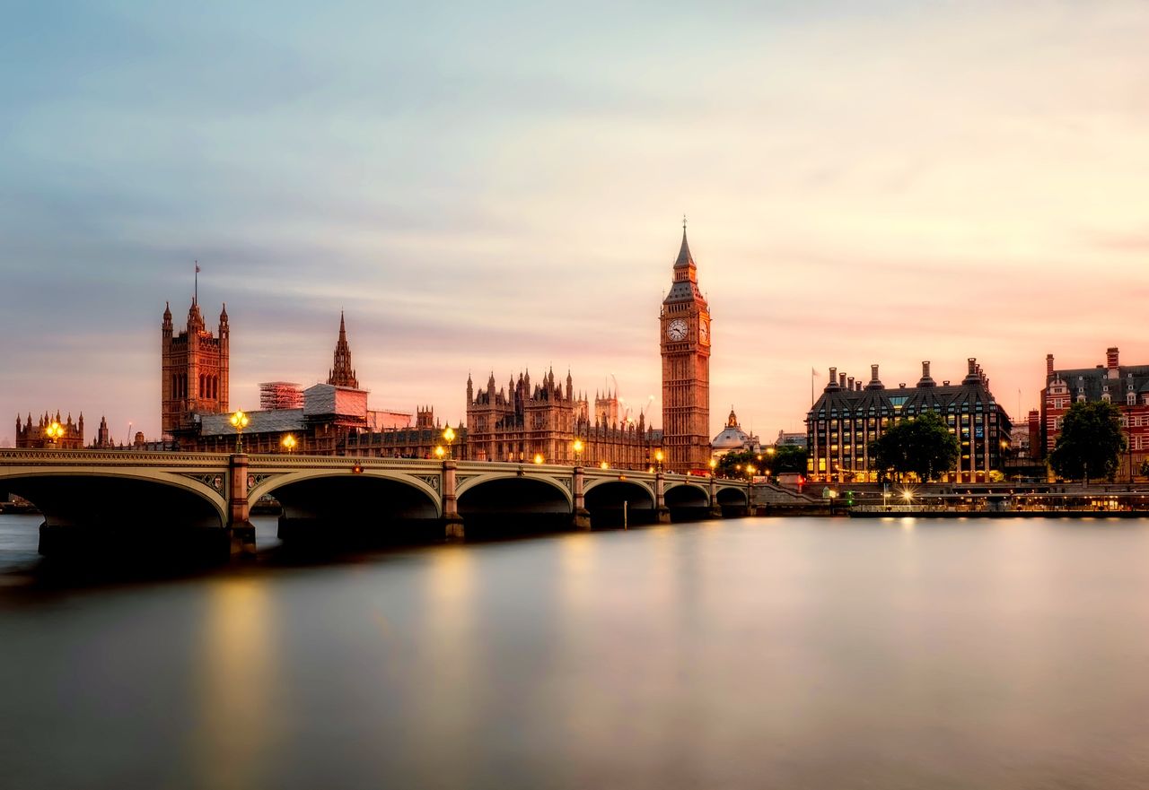 英国留学中介选择对比示意图